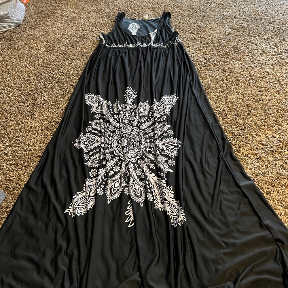 Black and white maxi dress